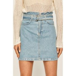 Answear - Spódnica jeansowa. Niebieskie spódniczki damskie ANSWEAR, na co dzień, s, w paski, z bawełny, casualowe, z podwyższonym stanem, mini, proste. Za 129,90 zł.