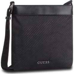 Saszetka GUESS - Mini Flat Crossbody HM6671 POL92 BLA. Czarne torby męskie skórzane Guess, z aplikacjami, z materiału, młodzieżowe. Za 279,00 zł.