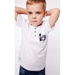 T-shirt chłopięcy z guzikami biały NDZ4482. Białe t-shirty chłopięce Fasardi, bez wzorów, bez rękawów. Za 39,00 zł.