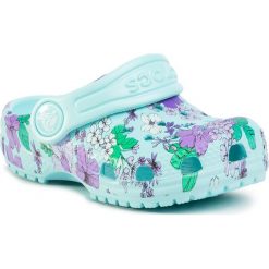 Klapki CROCS - Classic Floral Clog Ps 206146 Ice Blue. Niebieskie sandały dziewczęce Crocs, z tworzywa sztucznego, bez zapięcia. Za 129,00 zł.
