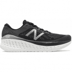 New Balance Fresh Foam More - MMORBK. Pomarańczowe buty sportowe męskie New Balance, z materiału, bez zapięcia, tenisowe. Za 599,99 zł.
