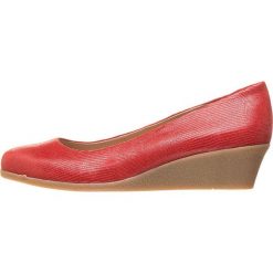 Buty ślubne damskie: Skórzane czółenka w kolorze czerwonym