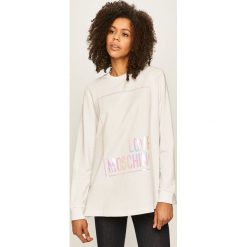 Love Moschino - Bluza. Białe bluzy damskie Love Moschino, z nadrukiem, z elastanu, bez rękawów, bez kaptura. Za 739,90 zł.