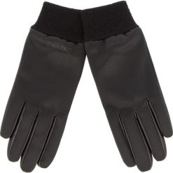 Rękawiczki Damskie CALVIN KLEIN - Satin & Leather Glov K60K604766 001. Czarne rękawiczki damskie Calvin Klein, bez wzorów, z elastanu. W wyprzedaży za 219,00 zł.