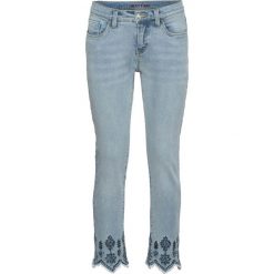 Dżinsy 7/8 ze stretchem i haftem bonprix jasnoniebieski. Jeansy damskie bonprix. Za 149,99 zł.