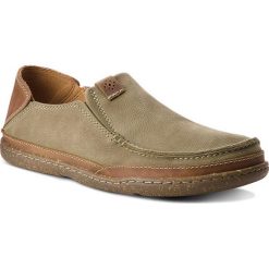 Półbuty CLARKS - Trapell Form 261150617 Olive Nubuck. Zielone półbuty skórzane męskie Clarks. W wyprzedaży za 229,00 zł.