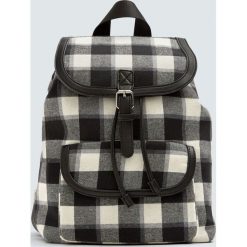 Plecak w kratkę. Czarne plecaki damskie Pull&Bear, w kratkę. Za 99,90 zł.