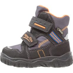 Superfit HUSKY1 Śniegowce schwarz/multicolor. Czarne buty zimowe chłopięce marki Superfit, z materiału. W wyprzedaży za 164,45 zł.