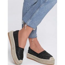 Czarne Espadryle Badness. Czarne espadryle damskie Inny, z aplikacjami, bez obcasa, na platformie. Za 79,99 zł.