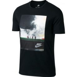 T-SHIRT NSW SPORTSWEAR. Czarne t-shirty męskie Nike, m, z aplikacjami, z bawełny, bez kołnierzyka. W wyprzedaży za 79,99 zł.