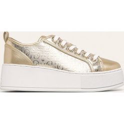 Guess Jeans - Buty. Białe buty sportowe damskie Guess Jeans, z jeansu. Za 549,90 zł.