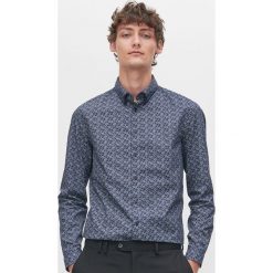 Wzorzysta koszula slim fit -. Koszule męskie Reserved, s, bez wzorów, bez kołnierzyka, bez rękawów. Za 89,99 zł.