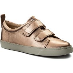 Sneakersy CLARKS - Glove Daisy 261309834 Rose Gold. Różowe półbuty damskie Clarks, ze skóry ekologicznej. W wyprzedaży za 199,00 zł.