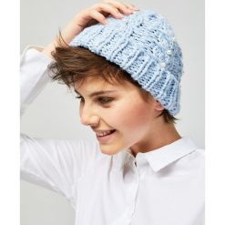 Czapka z perełkami. Czapki damskie Moodo, bez wzorów. Za 14,99 zł.