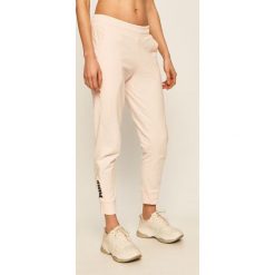 Puma - Spodnie. Różowe spodnie damskie Puma, s, z bawełny. Za 249,90 zł.