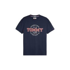 T-shirty z krótkim rękawem Tommy Jeans DM0DM05906 CIRCULAR TEE. Czarne t-shirty męskie Tommy Jeans, s, bez wzorów, z jeansu, bez kołnierzyka, krótkie. Za 115,05 zł.