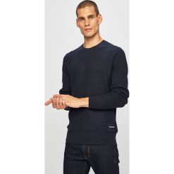Calvin Klein - Sweter. Niebieskie swetry męskie Calvin Klein, s, bez wzorów, z bawełny, z okrągłym kołnierzem, bez kaptura. W wyprzedaży za 219,90 zł.