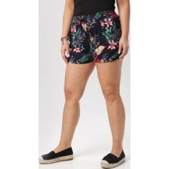 Granatowe Szorty Doxie. Niebieskie szorty damskie Born2be, xl, bez wzorów. W wyprzedaży za 29,99 zł.