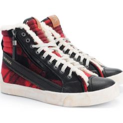 Diesel Sneakersy "D-String Plus". Białe sneakersy męskie Diesel, bez zapięcia. Za 499,00 zł.