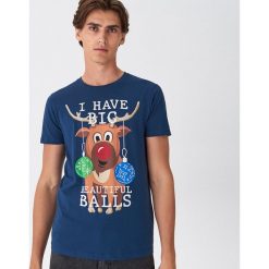 T-shirt ze świątecznym motywem - Niebieski. Niebieskie t-shirty męskie House, s, bez wzorów, wizytowe, bez kołnierzyka. Za 39,99 zł.