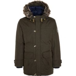 Timberland Płaszcz zimowy kaki. Brązowe płaszcze dziewczęce marki Timberland, na zimę, z bawełny. W wyprzedaży za 539,25 zł.
