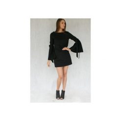 Sukienka z szerokimi rękawami. Czarne sukienki damskie Yoka, xs, bez wzorów, z bawełny, bez kołnierzyka, bez rękawów, mini, trapezowe. Za 289,00 zł.