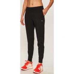 Calvin Klein Performance - Spodnie. Czarne spodnie damskie s, z elastanu. W wyprzedaży za 359,90 zł.