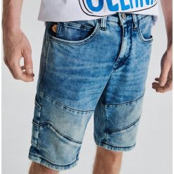 Jeansowe szorty comfort - Niebieski. Niebieskie spodenki i szorty męskie Cropp, m, bez wzorów, z jeansu. Za 95,99 zł.