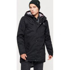 Kurtka typu parka na zimę - Czarny. Czarne parki męskie marki Cropp, na zimę, s. W wyprzedaży za 279,99 zł.