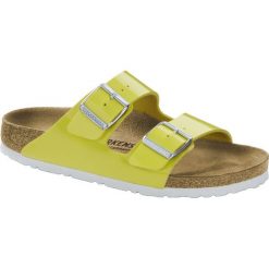 Birkenstock Klapki damskie Arizona Patent Sun. Klapki damskie Birkenstock, bez wzorów, bez obcasa. Za 192,75 zł.