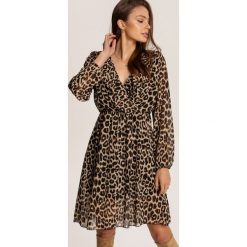 Camelowa Sukienka Orinrya. Brązowe sukienki damskie Renee, uniwersalny, bez wzorów, bez kołnierzyka, bez rękawów, midi. Za 189,99 zł.
