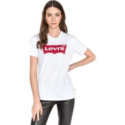 Levi's Koszulka Biały. Białe podkoszulki męskie Levi's®, s, z nadrukiem, z bawełny, bez kołnierzyka, z krótkim rękawem. Za 102,95 zł.
