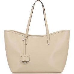 Skórzana torebka w kolorze kremowym - (S)47 x (W)30 x (G)13 cm. Białe torebki klasyczne damskie marki Kazar, bez wzorów, ze skóry, na ramię, z breloczkiem. W wyprzedaży za 649,95 zł.