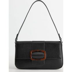 Mango - Torebka Llimania. Czarne torby damskie na zakupy Mango, bez wzorów, z poliesteru, na ramię, bez dodatków. W wyprzedaży za 79,90 zł.