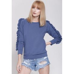 Bluzy damskie: Niebieska Bluza She's Rebel