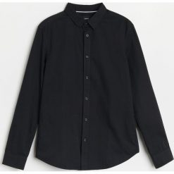 Koszula slim fit z bawełny organicznej -. Koszule męskie Reserved, s, bez wzorów, z bawełny, bez kołnierzyka, bez rękawów. Za 89,99 zł.