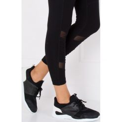 Ultra lekkie buty sportowe czarne BY-069 BLACK. Czarne buty sportowe damskie obuwie damskie, z tkaniny. Za 51,69 zł.