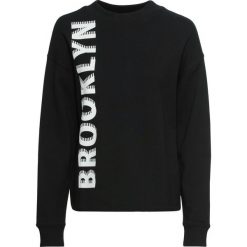 Bluza z nadrukiem bonprix czarny z nadrukiem. Czarne bluzy damskie marki bonprix, z nadrukiem, bez rękawów, bez kaptura. Za 29,99 zł.