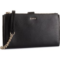 Torebka DKNY - R9153B76 Blk/Gold BGD. Czarne listonoszki damskie DKNY, bez wzorów, ze skóry, eleganckie, bez dodatków. W wyprzedaży za 389,00 zł.