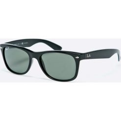 Ray-Ban - Okulary New Wayfarer. Czarne okulary przeciwsłoneczne męskie Ray-Ban, z materiału, prostokątne. W wyprzedaży za 539,90 zł.