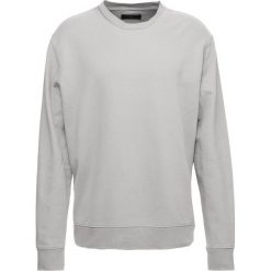 AllSaints VIGO CREW Bluza land grey. Szare bluzy męskie marki AllSaints, xxl, bez wzorów, z bawełny, bez kołnierzyka, bez rękawów, bez kaptura. Za 459,00 zł.