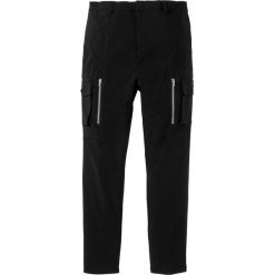 Spodnie garniturowe bojówki Slim Fit Straight bonprix czarny. Czarne spodnie garniturowe męskie bonprix, m, bez wzorów. Za 109,99 zł.