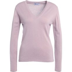 Johnstons Cashmere Sweter powder. Brązowe swetry klasyczne damskie marki Johnstons Cashmere, xs, z kaszmiru. W wyprzedaży za 881,30 zł.
