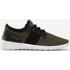 Zielone Buty Sportowe Athletically. Zielone buty sportowe damskie Born2be, bez wzorów, ze skóry, sportowe. Za 59,99 zł.