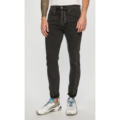 Levi's - Jeansy 502. Czarne jeansy męskie Levi's®, s, bez wzorów. W wyprzedaży za 229,90 zł.