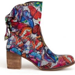 Botki - skóra naturalna - model 497 - kolor motyl. Szare botki damskie Zapato, na zimę, z jeansu, klasyczne, za kostkę, bez obcasa, na obcasie, na klamry. Za 399,00 zł.