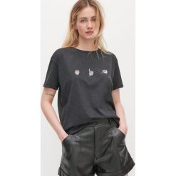 T-shirt Dexter - Szary. Szare t-shirty damskie Reserved, s, bez wzorów, bez kołnierzyka. Za 39,99 zł.