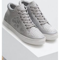 Szare Trampki Smaug. Szare buty sportowe męskie Born2be, ze skóry, na sznurówki. Za 59,99 zł.