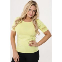 Żółta Bluzka Stereotypical. Żółte bluzki damskie Born2be, xl, bez wzorów, z okrągłym kołnierzem, z krótkim rękawem. Za 39,99 zł.