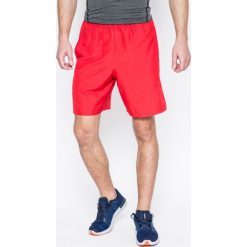 Under Armour - Szorty Woven Graphic Wordmark. Czarne spodenki sportowe męskie Under Armour, s, z nadrukiem, z poliesteru, sportowe. Za 99,90 zł.